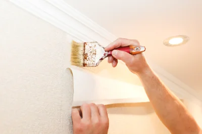 Pose de papier peint à Crèvecœur-en-Brie — revêtements muraux et toiles de verre